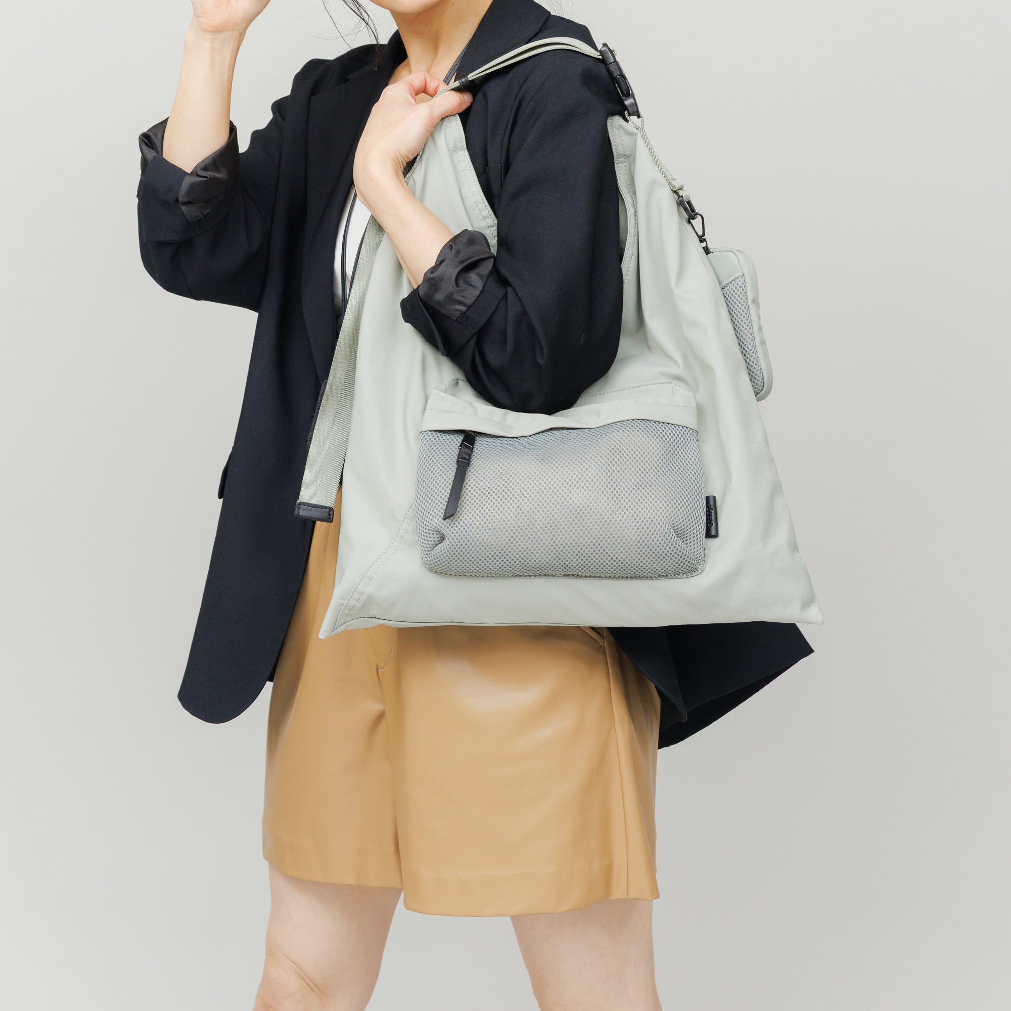 【予約販売】CP TRIANGLE TOTE L (Black)