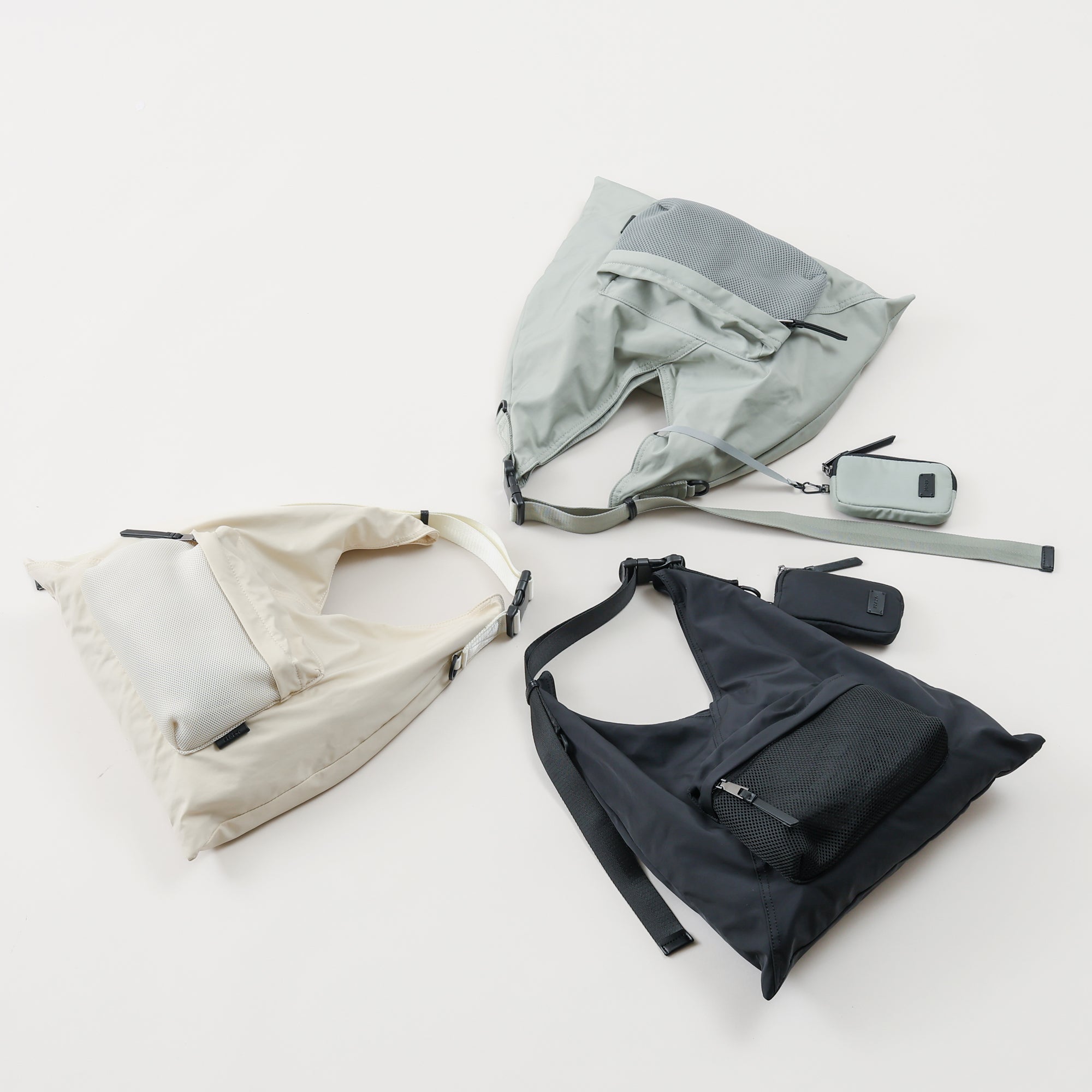 【予約販売】CP TRIANGLE TOTE L (Black)