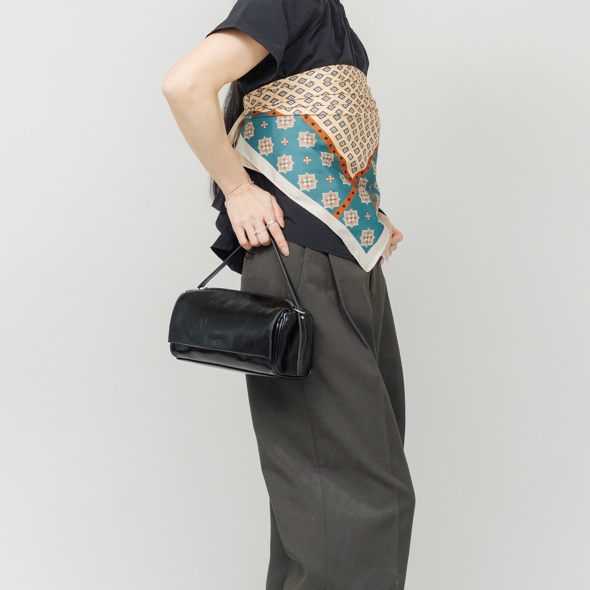 【予約販売】CYLINDER CROSSBODY (Black)