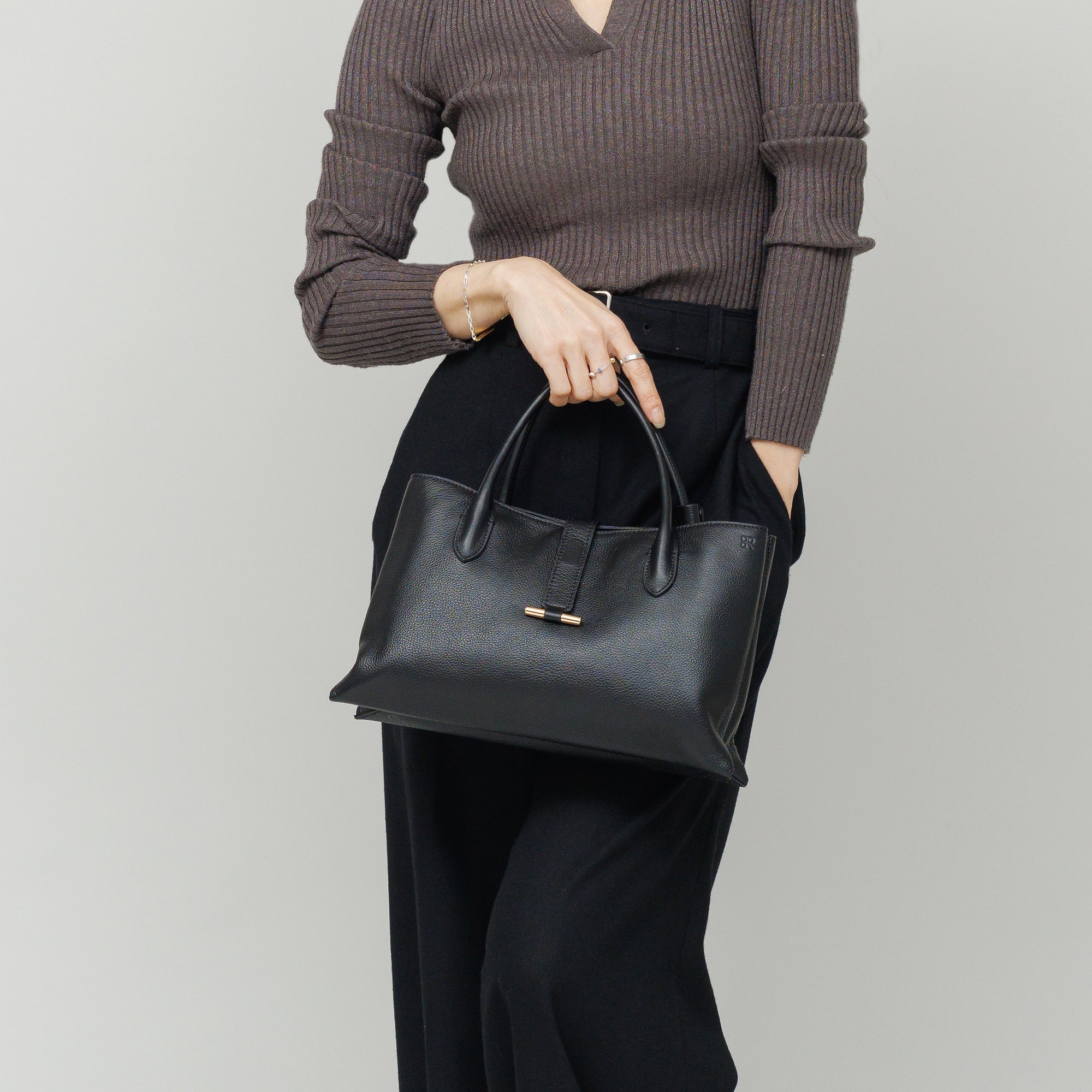 【予約販売】SEPARATE TOTE M (Grege)