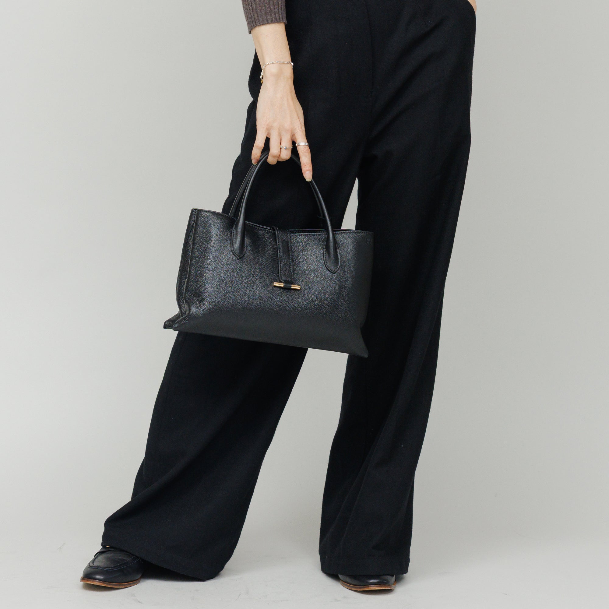 【予約販売】SEPARATE TOTE M (Grege)