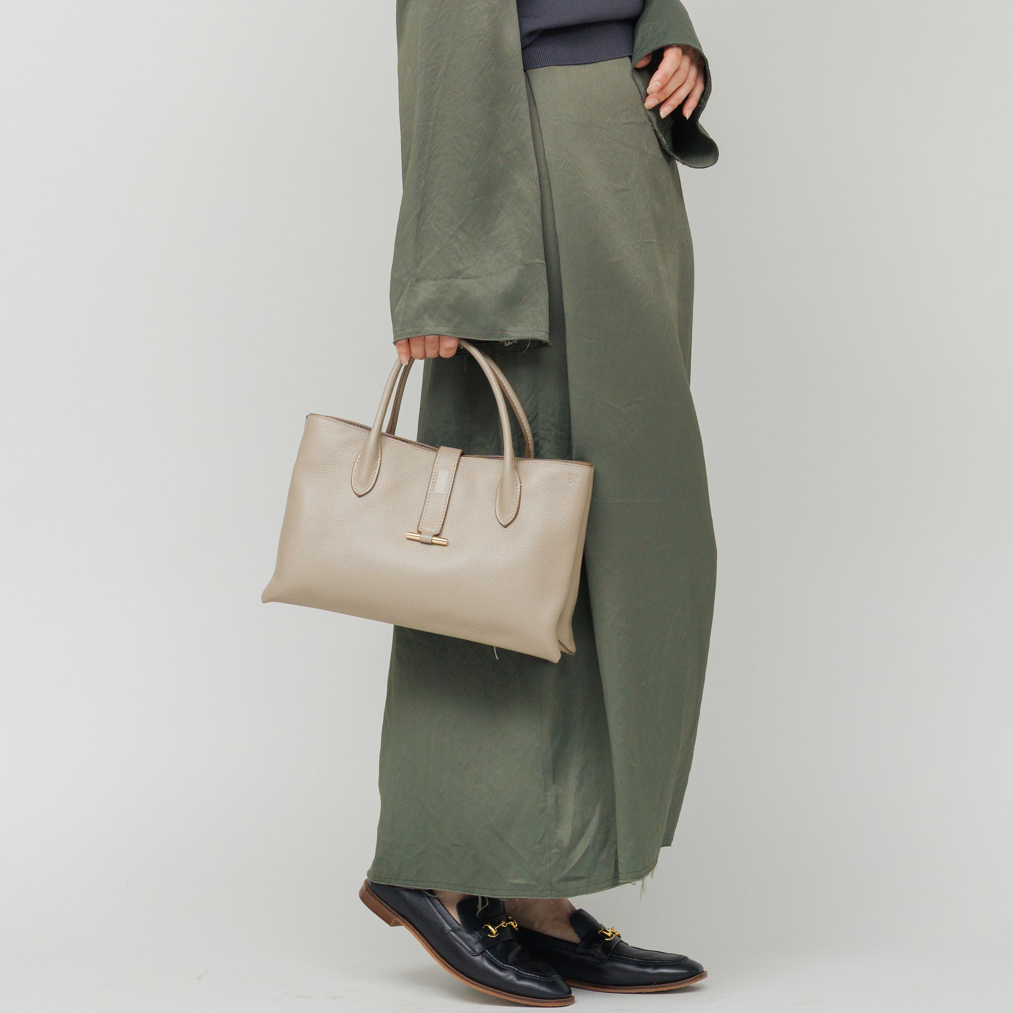【予約販売】SEPARATE TOTE M (Grege)