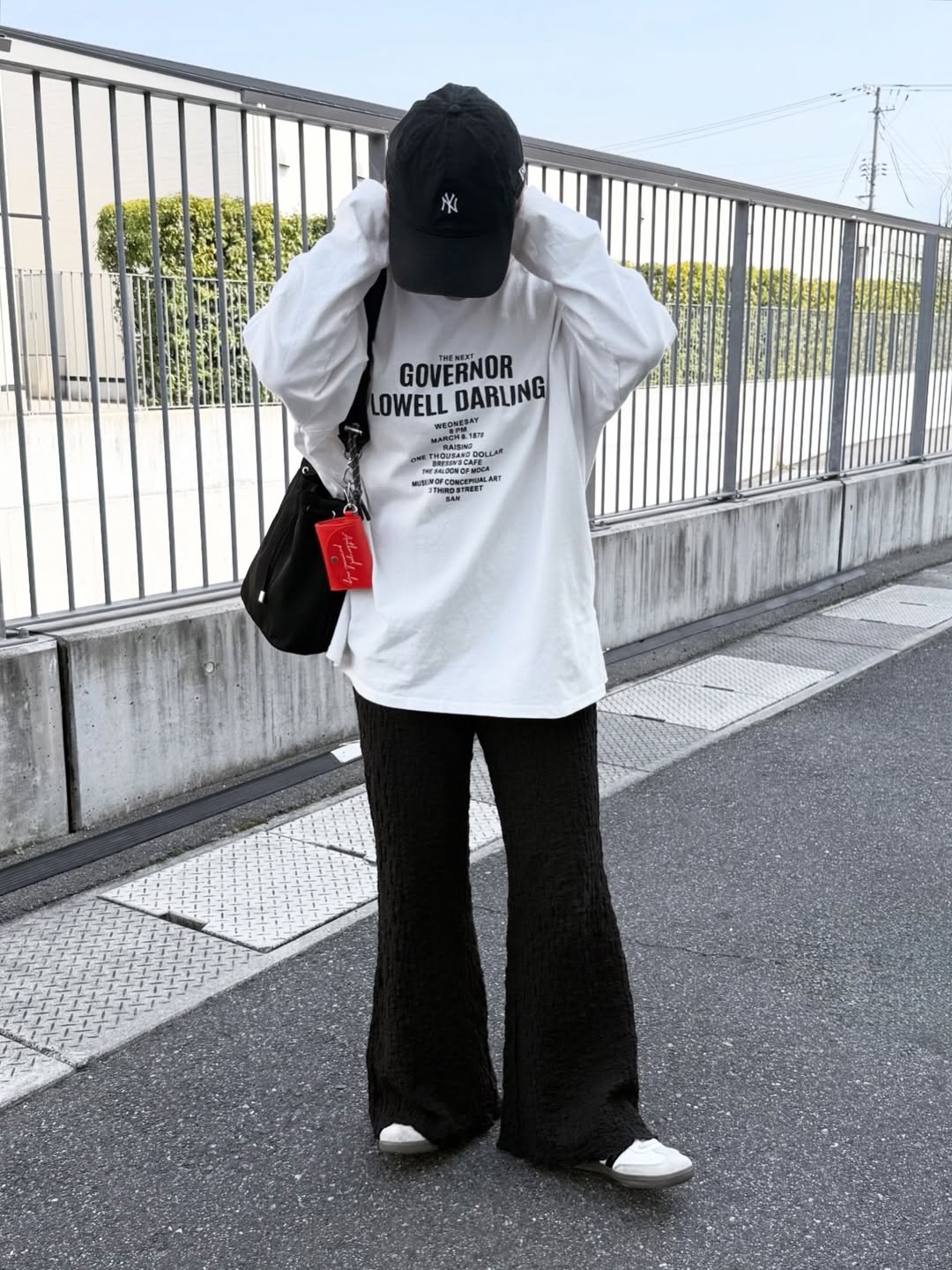 PL GATHER STRAP HANDBAG (Brown)