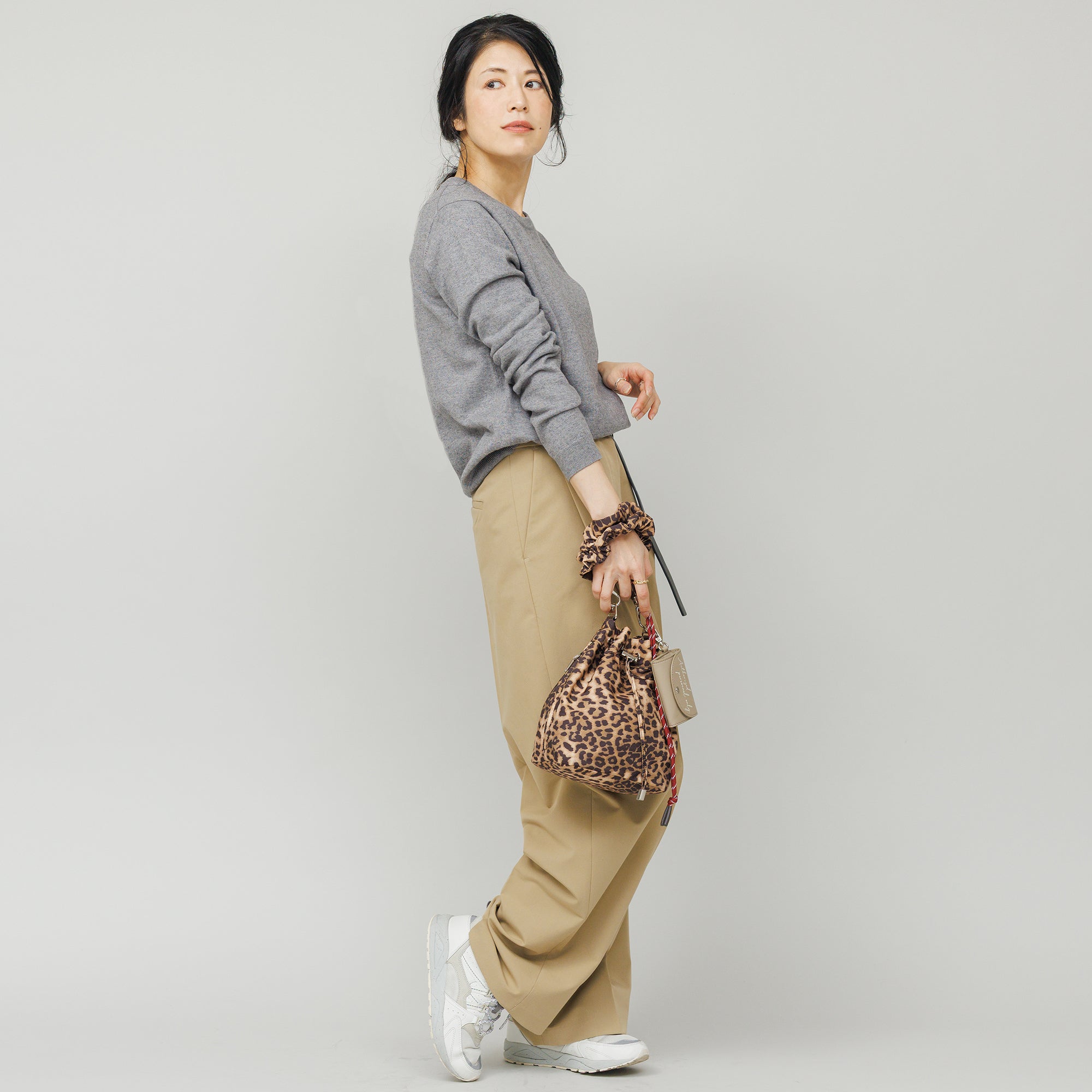 【予約販売】PL GATHER STRAP HANDBAG (Brown)