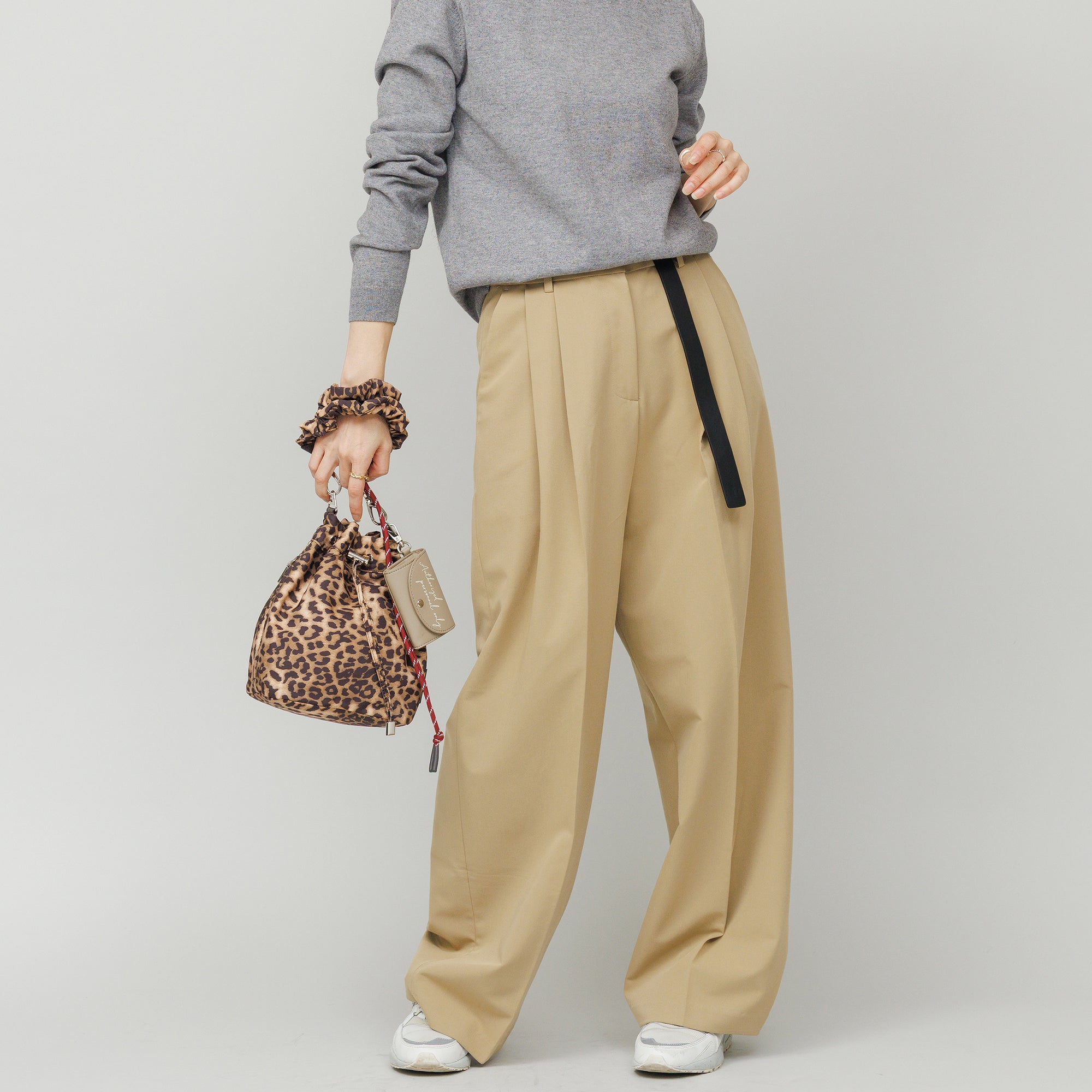 【予約販売】PL GATHER STRAP HANDBAG (Brown)