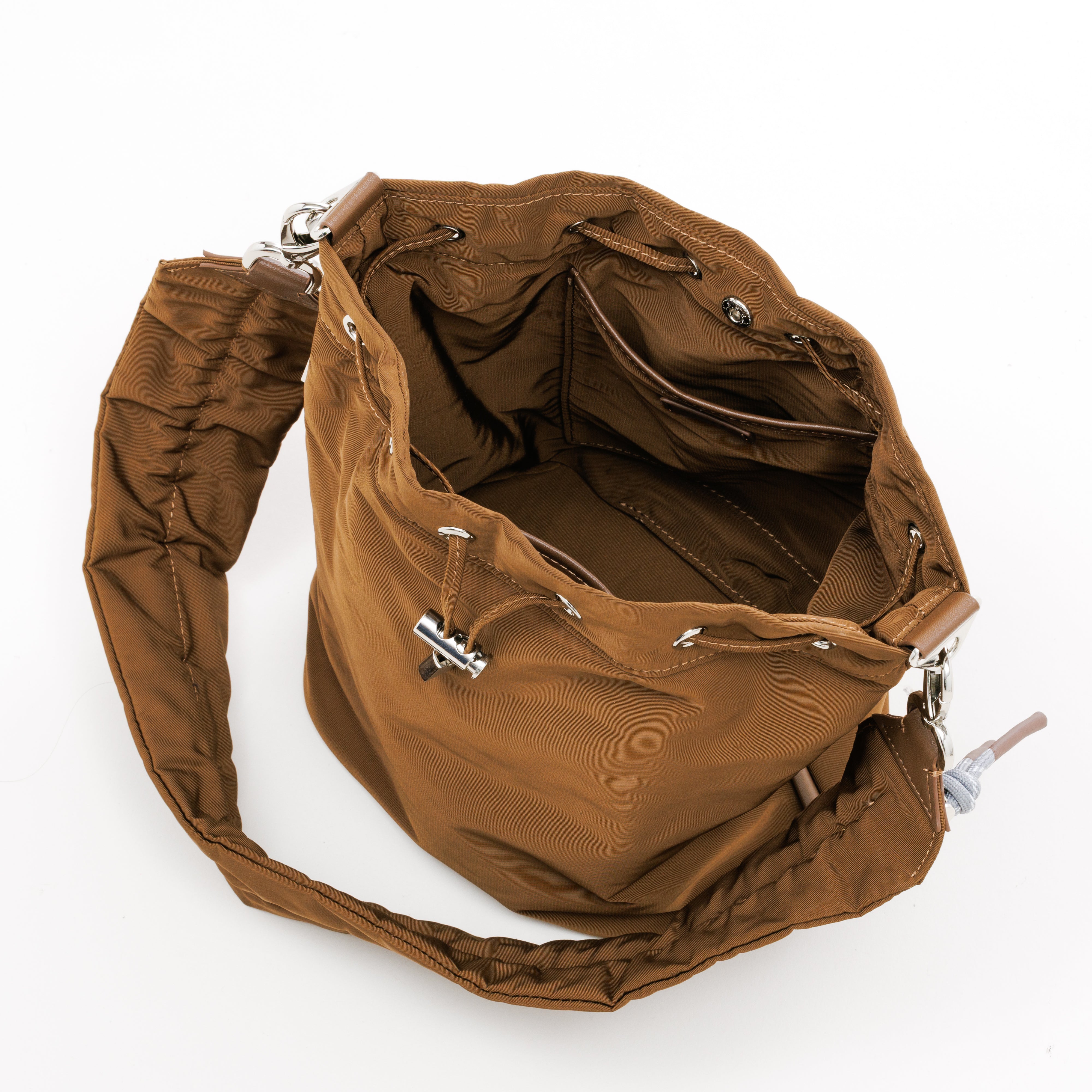 【予約販売】PL GATHER STRAP HANDBAG (Brown)