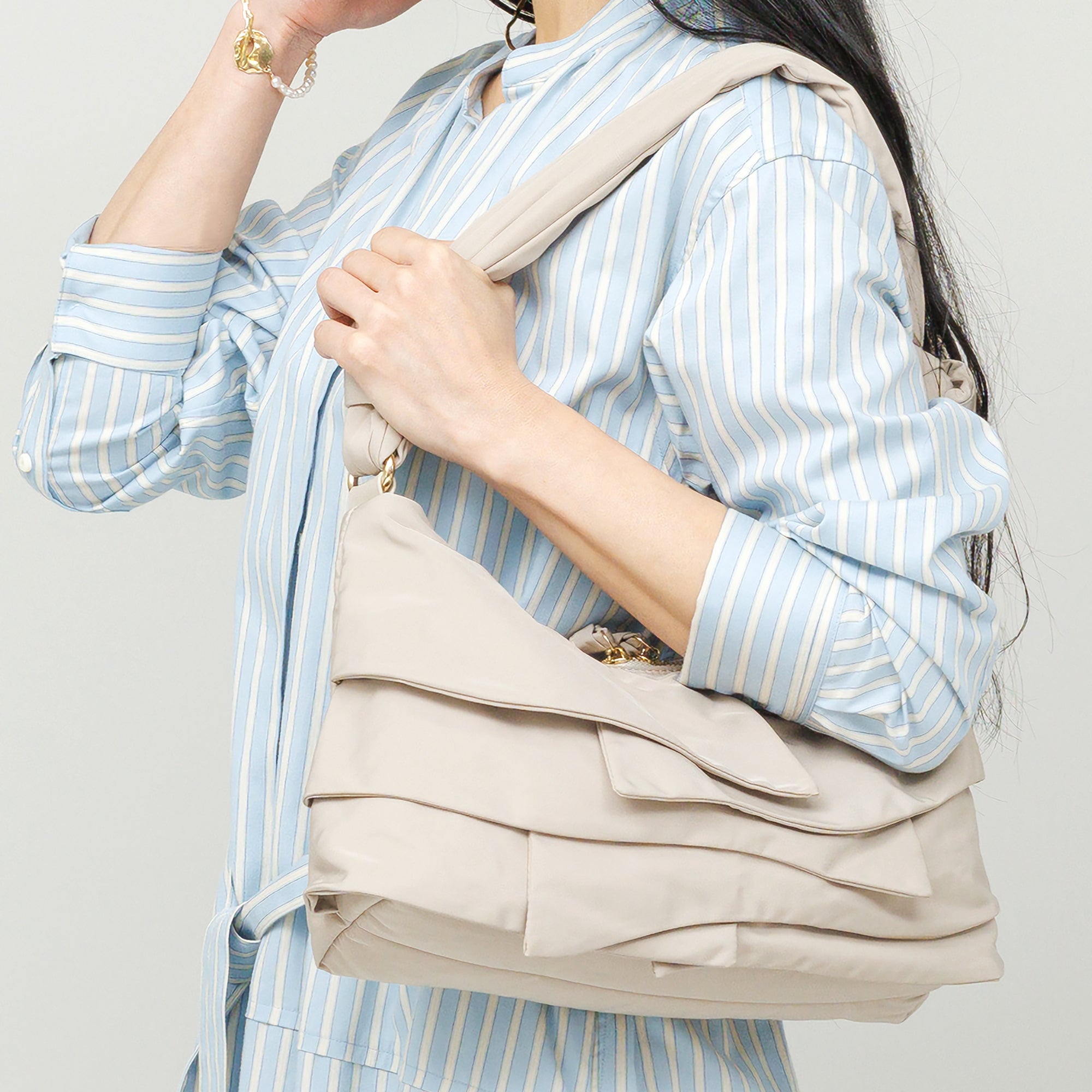 【予約販売】PL FRILLS HANDBAG (Ecru Beige)