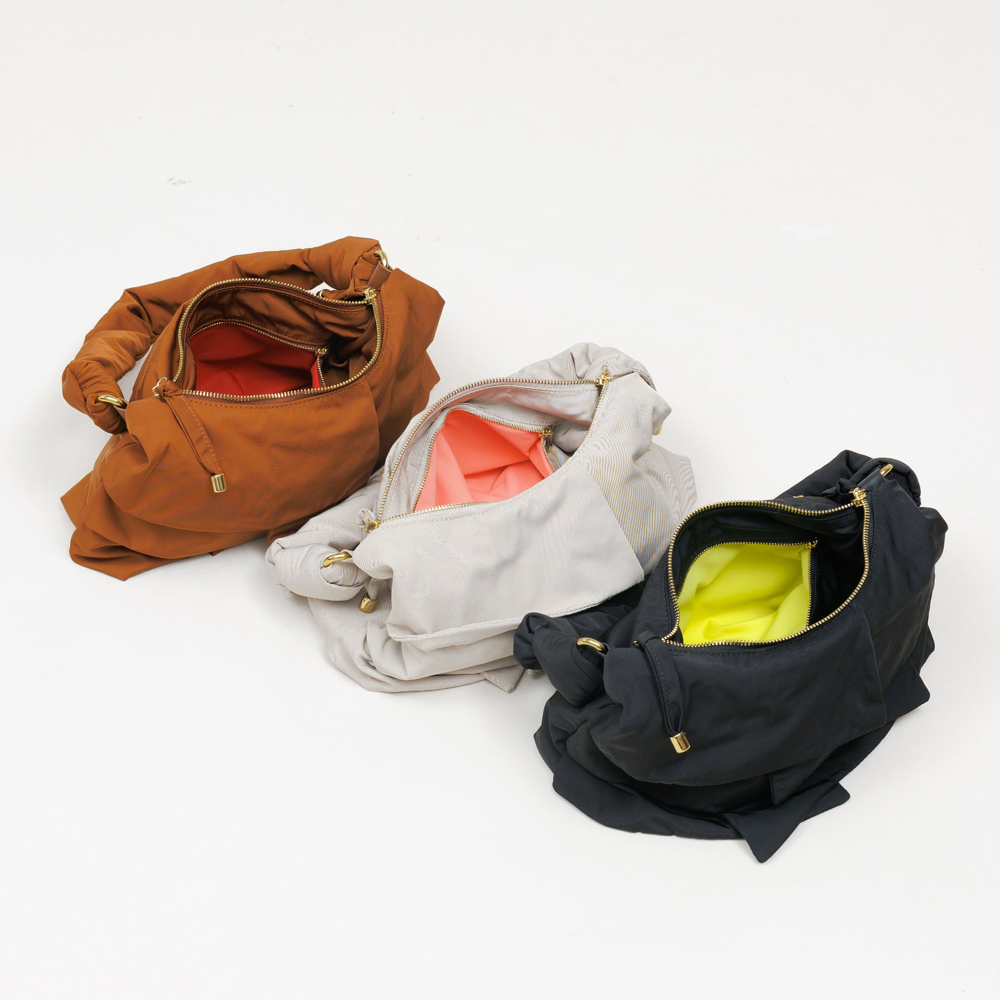 【予約販売】PL FRILLS HANDBAG (Ecru Beige)