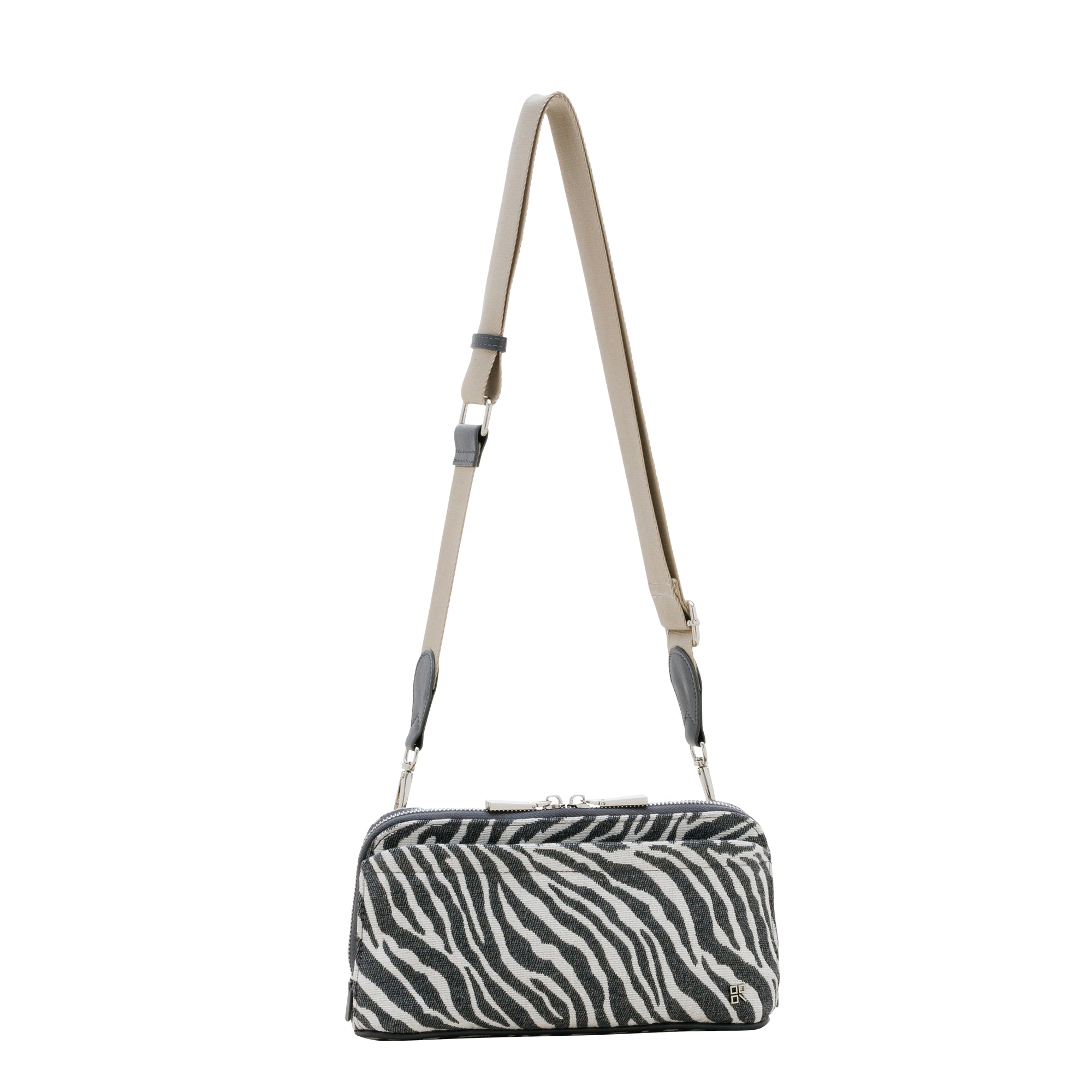 【予約販売】JQ TRAVEL CROSSBODY (Camel Leopard)
