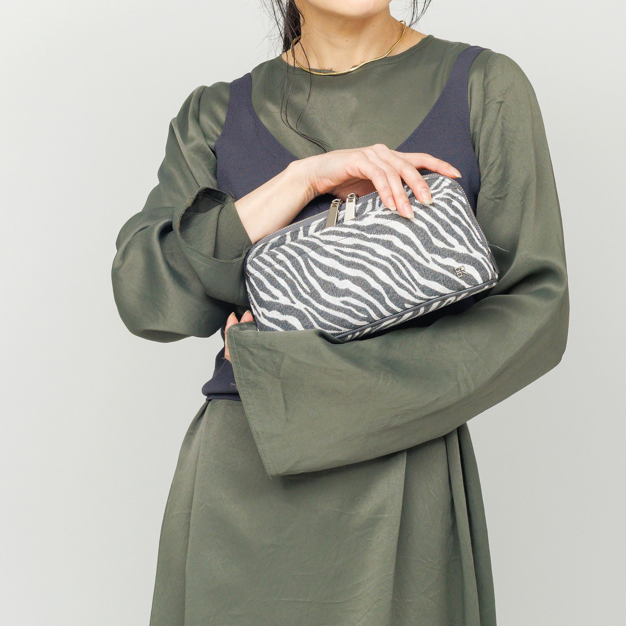 【予約販売】JQ TRAVEL CROSSBODY (Camel Leopard)