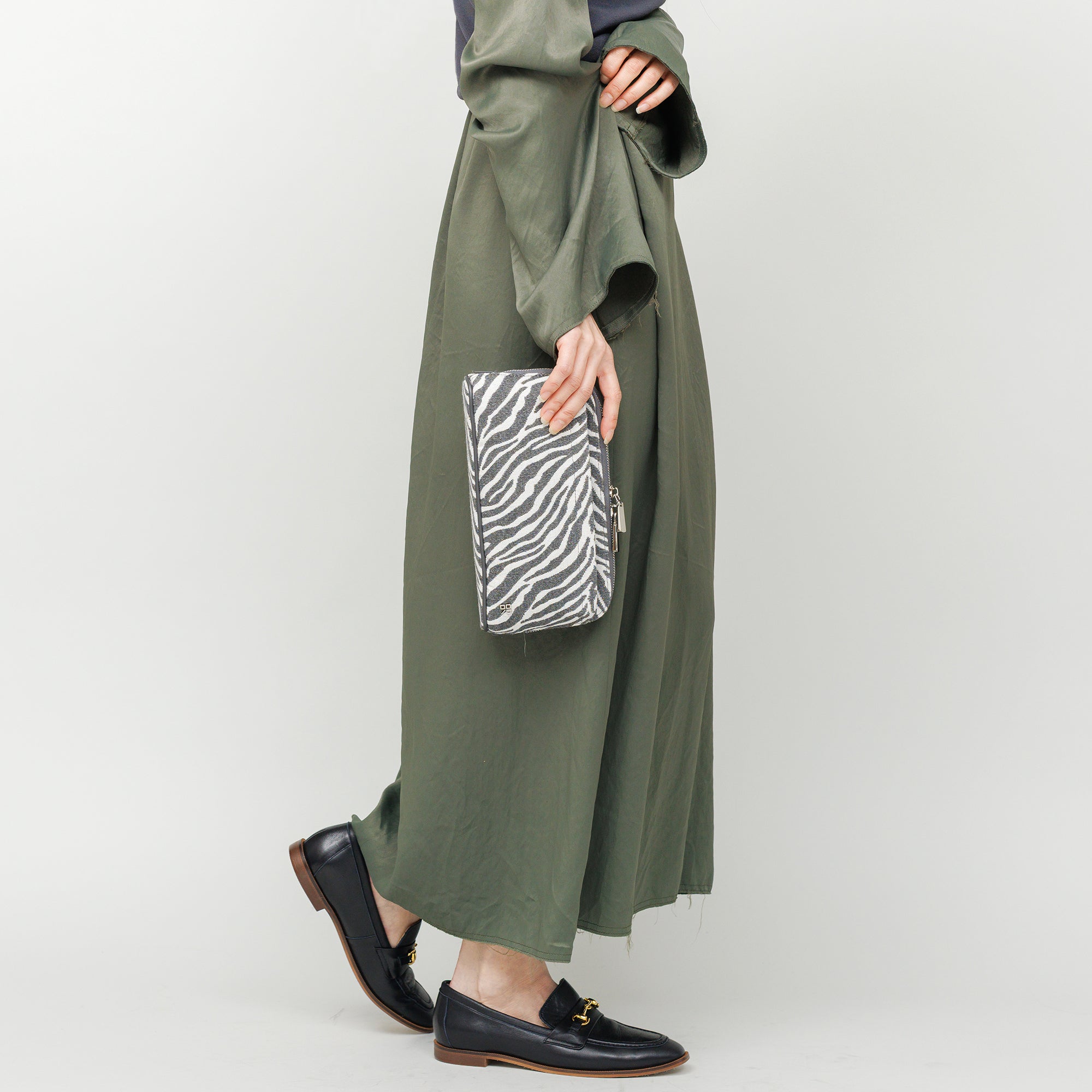 【予約販売】JQ TRAVEL CROSSBODY (Camel Leopard)