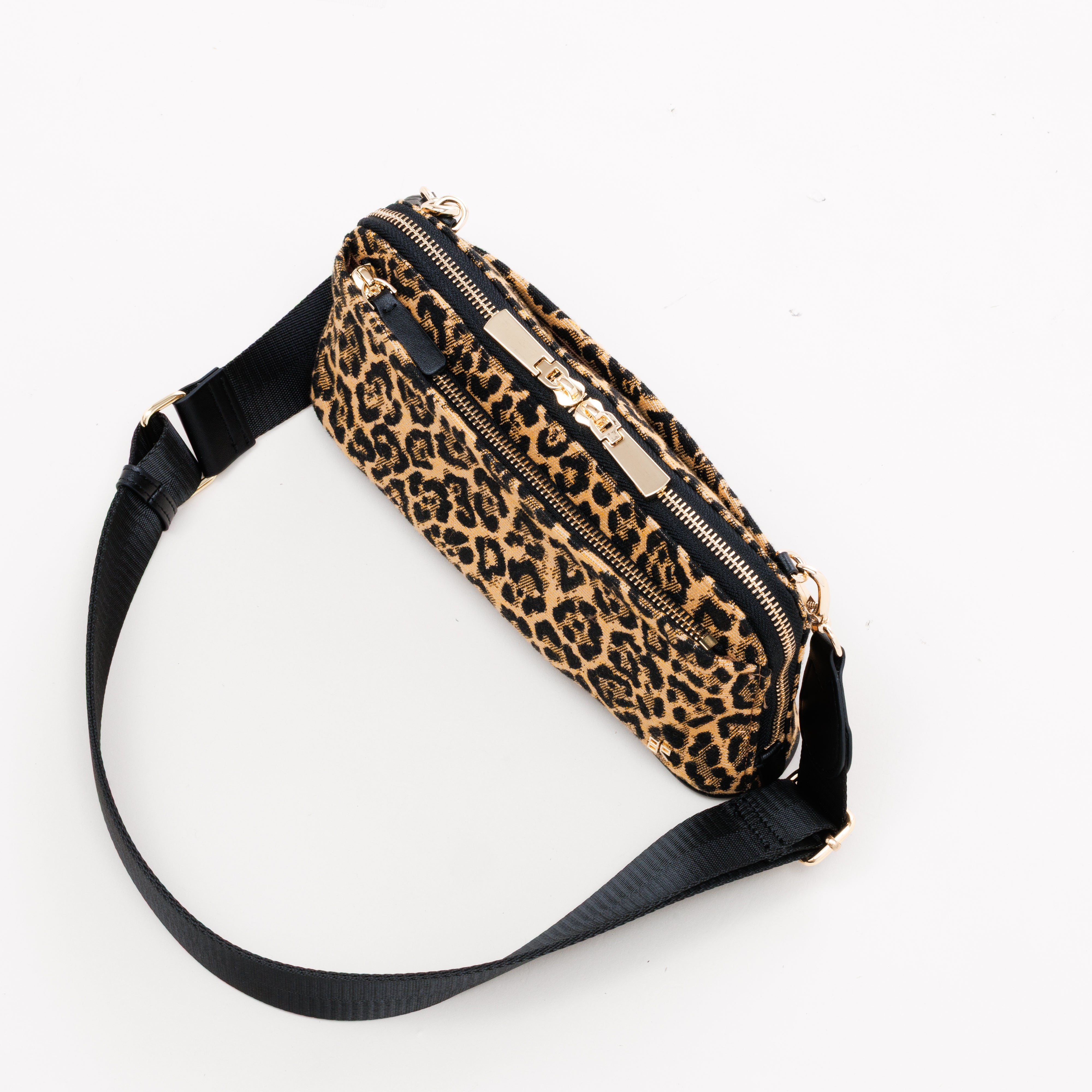 【予約販売】JQ TRAVEL CROSSBODY (Camel Leopard)