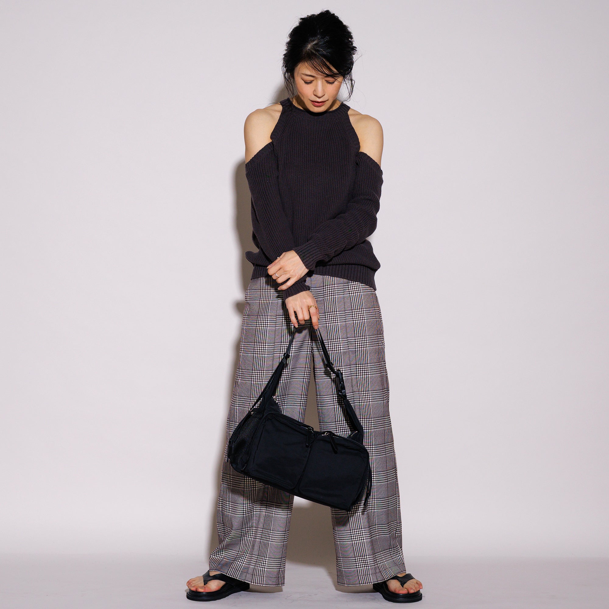 PL MULTI POCKET ONESHOULDER M (Black)