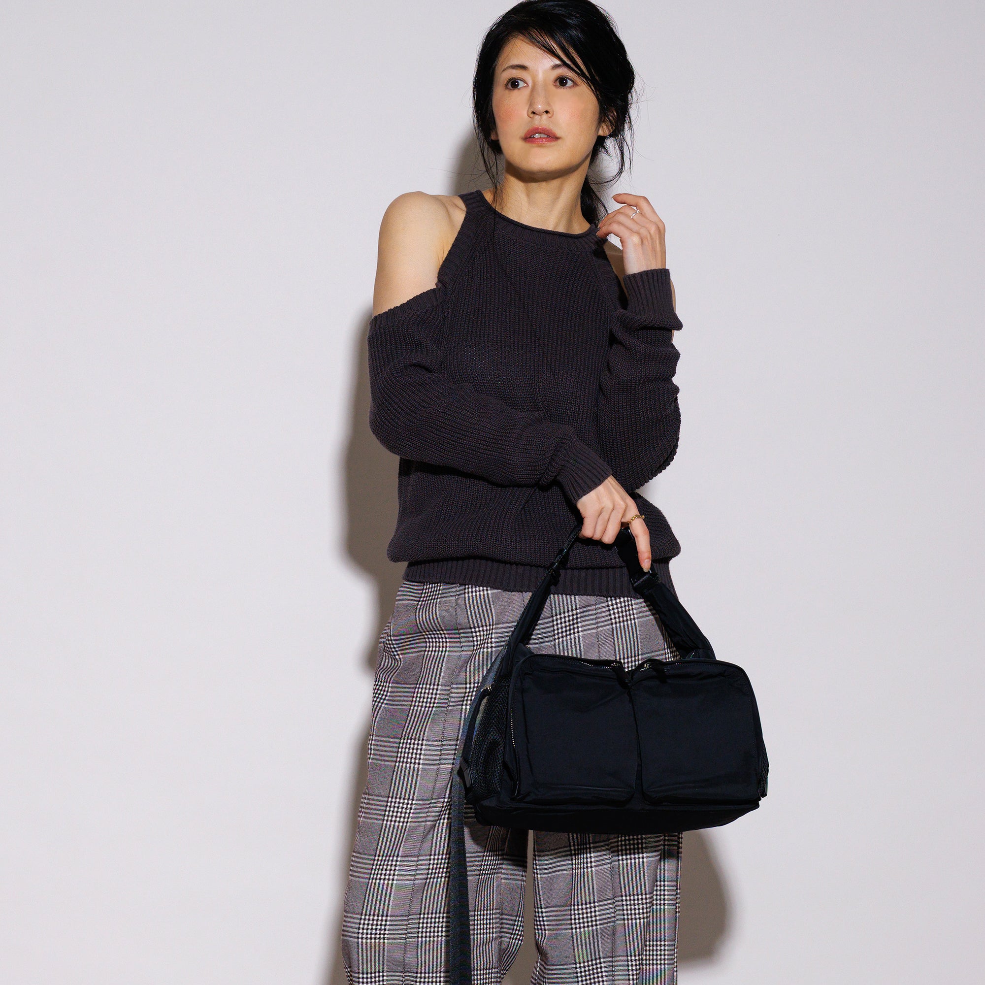 PL MULTI POCKET ONESHOULDER M (Black)