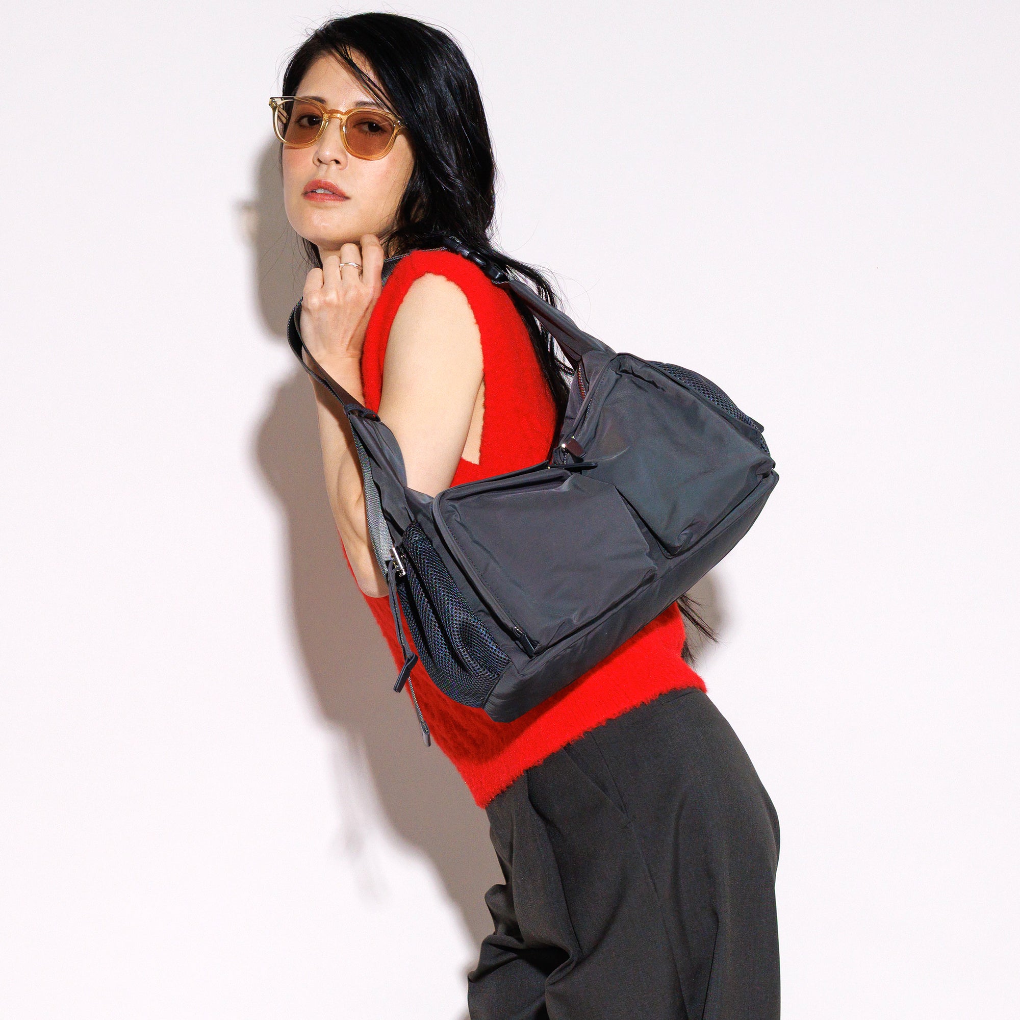 PL MULTI POCKET ONESHOULDER M (Black)