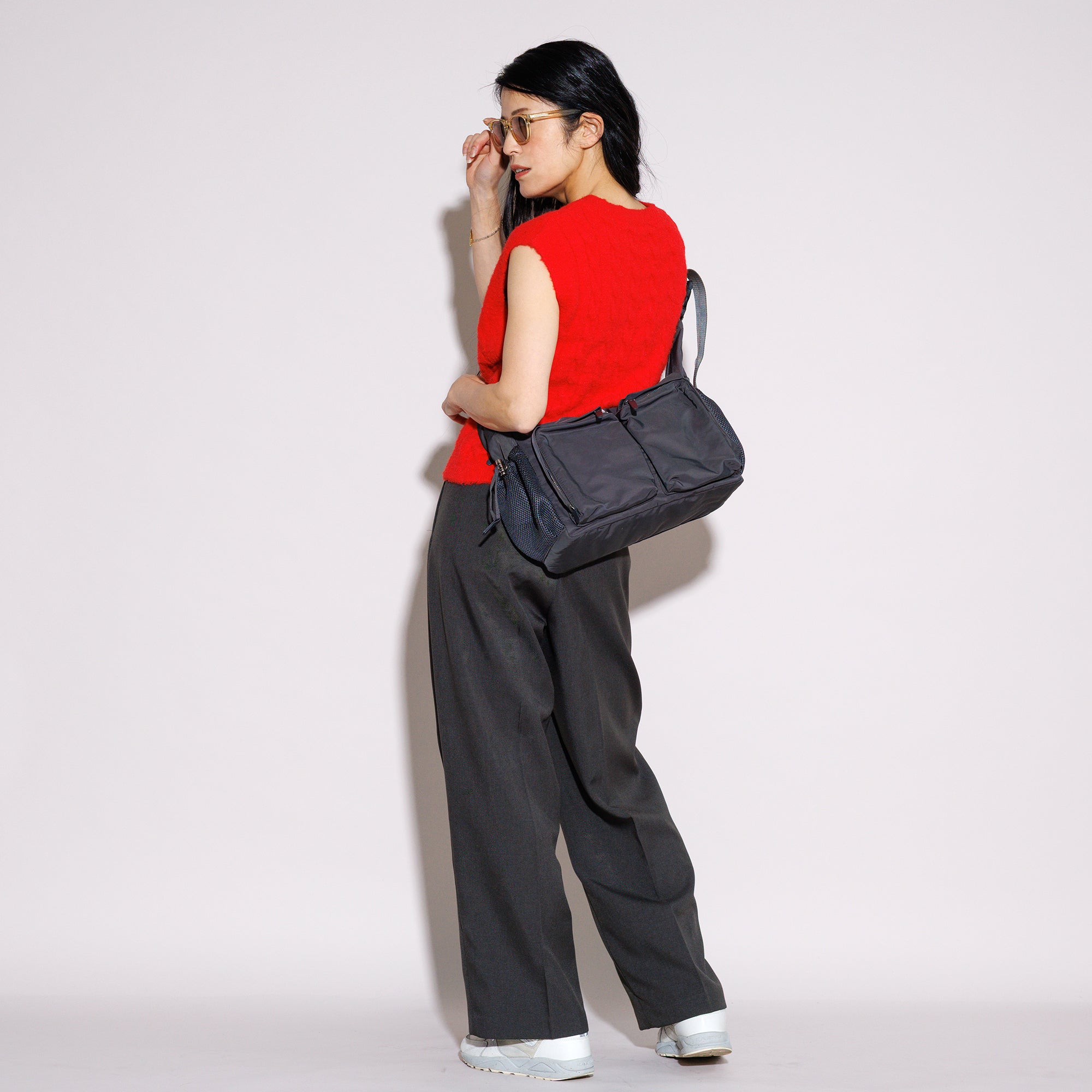 PL MULTI POCKET ONESHOULDER M (Black)