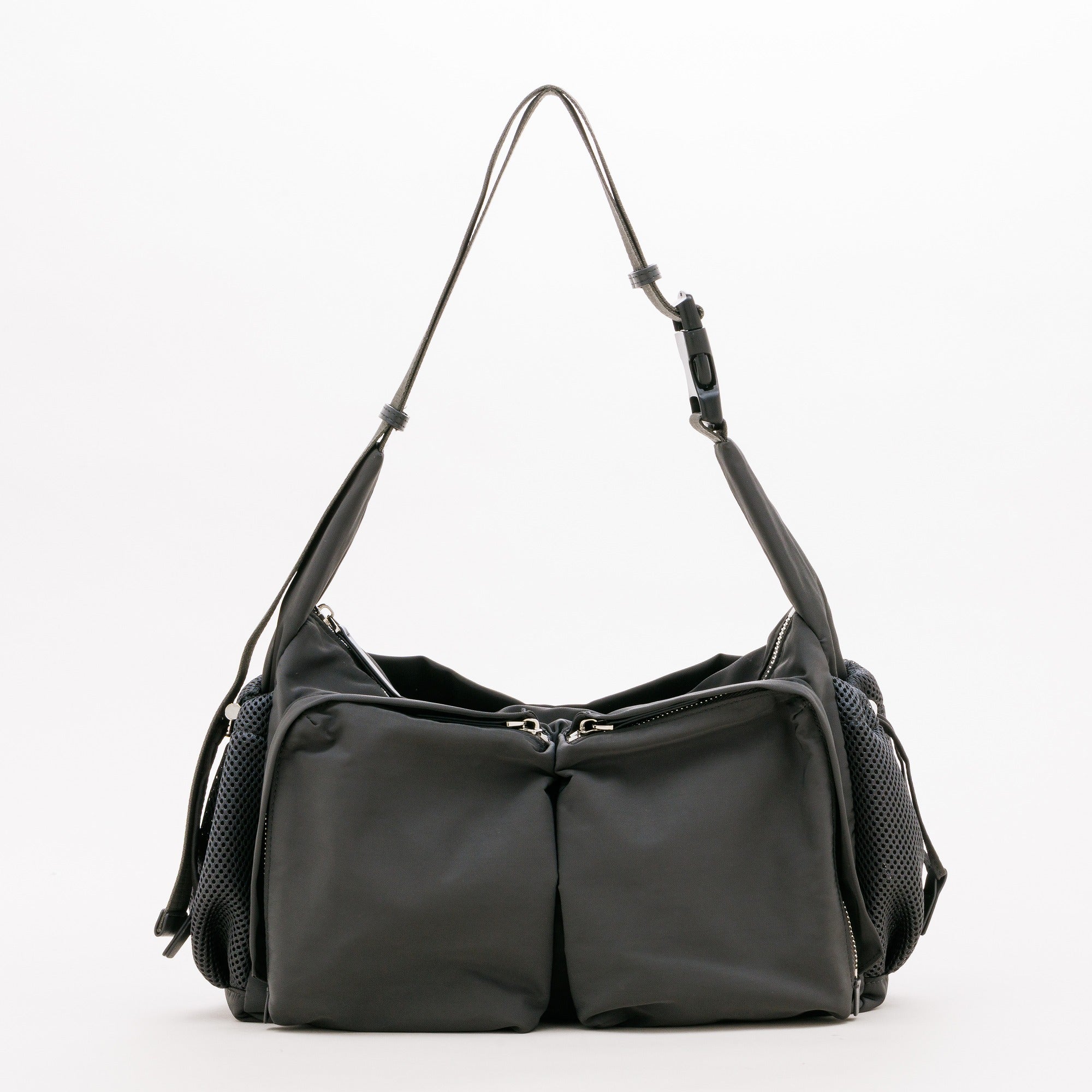 PL MULTI POCKET ONESHOULDER M (Black)