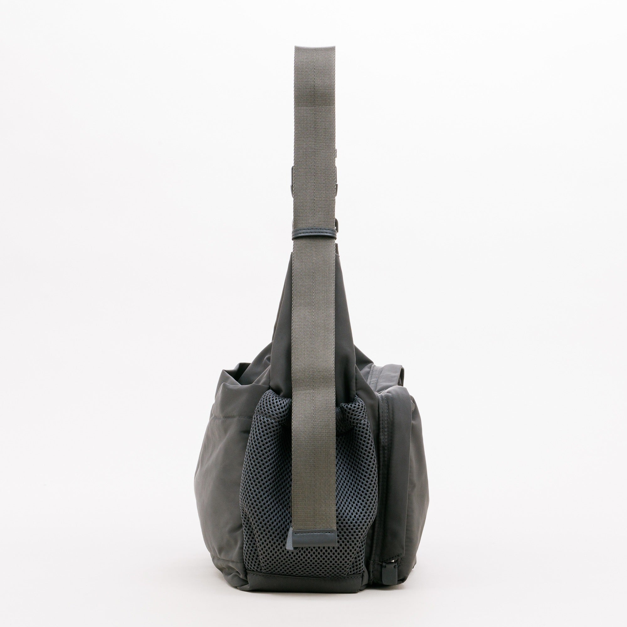 PL MULTI POCKET ONESHOULDER M (Black)