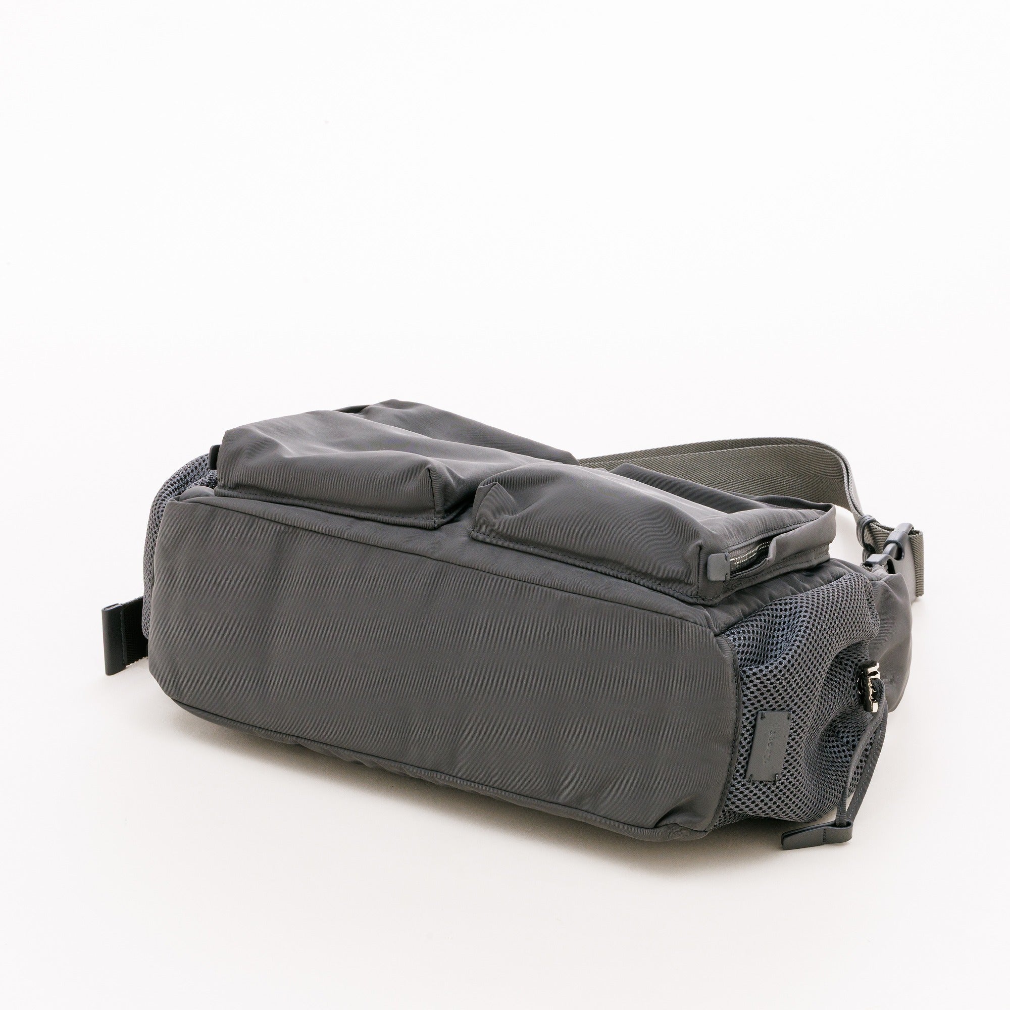 PL MULTI POCKET ONESHOULDER M (Black)