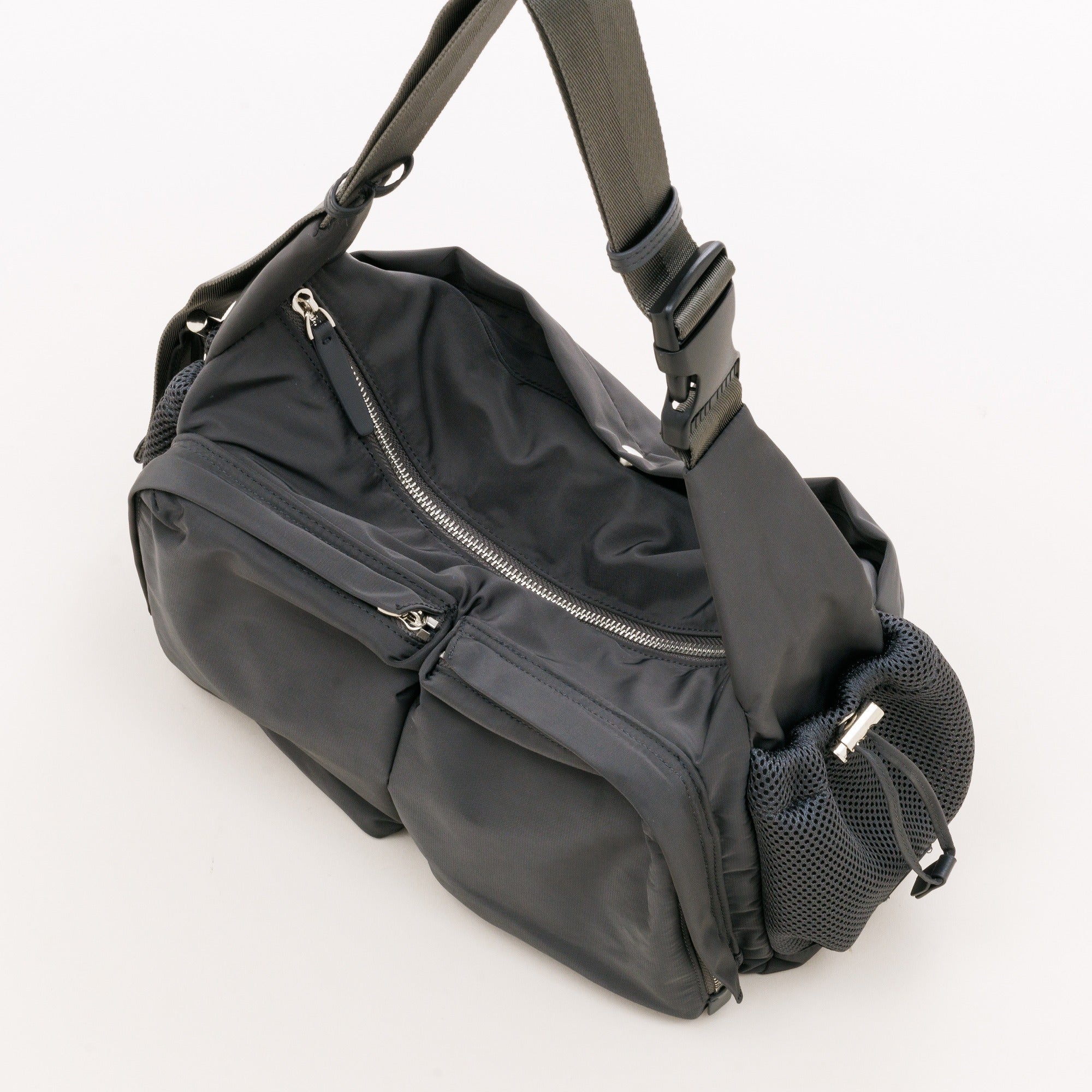 PL MULTI POCKET ONESHOULDER M (Black)