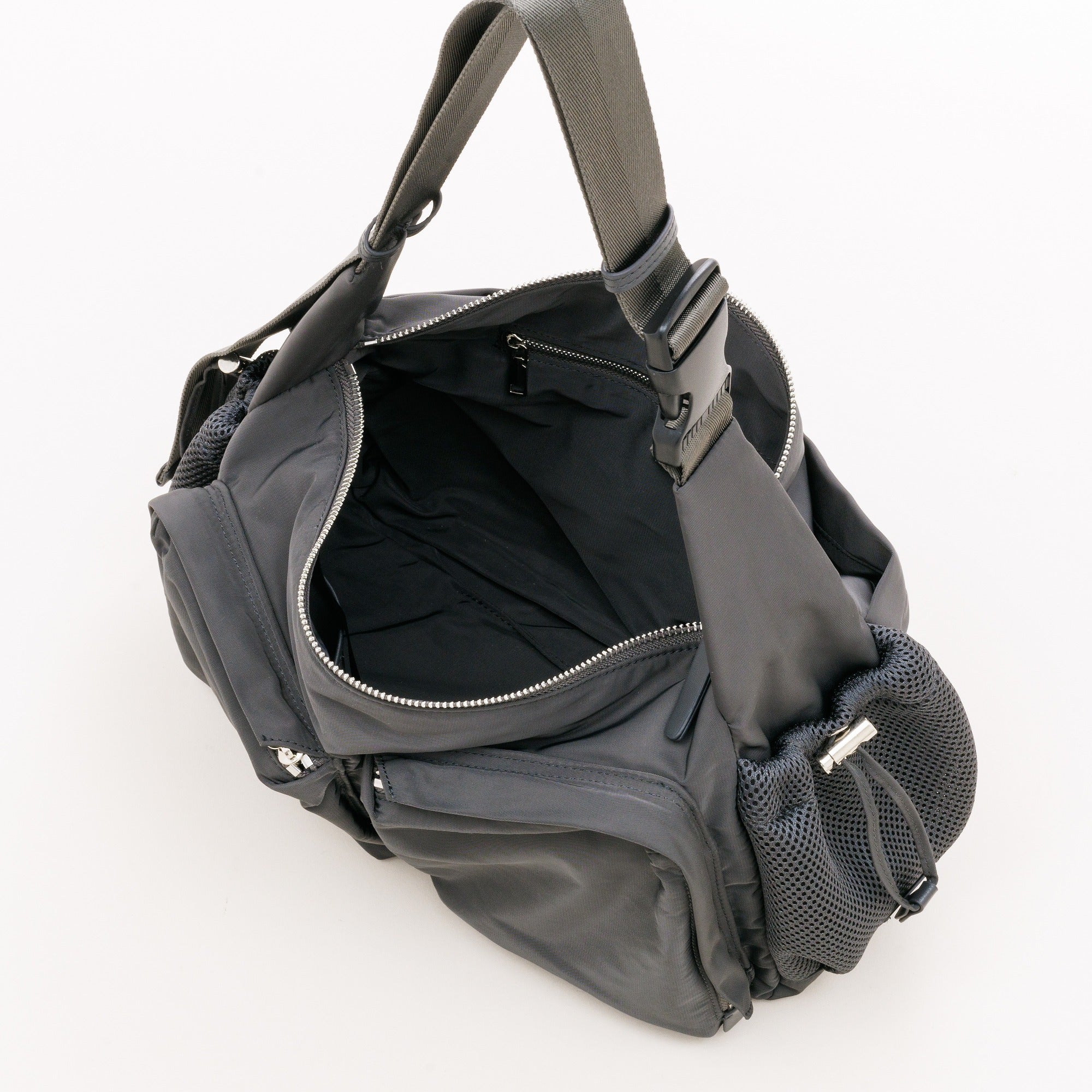 PL MULTI POCKET ONESHOULDER M (Black)