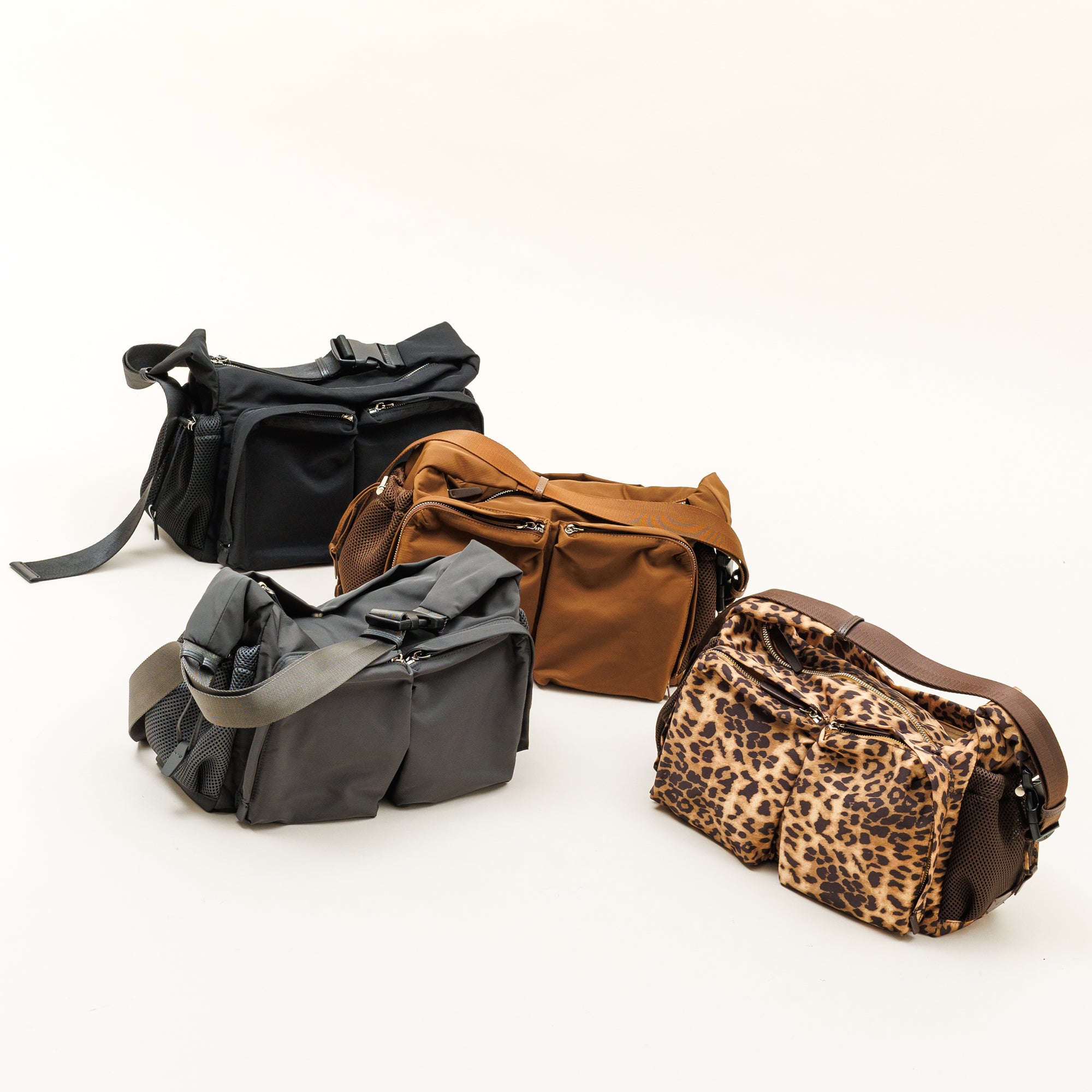 PL MULTI POCKET ONESHOULDER M (Black)