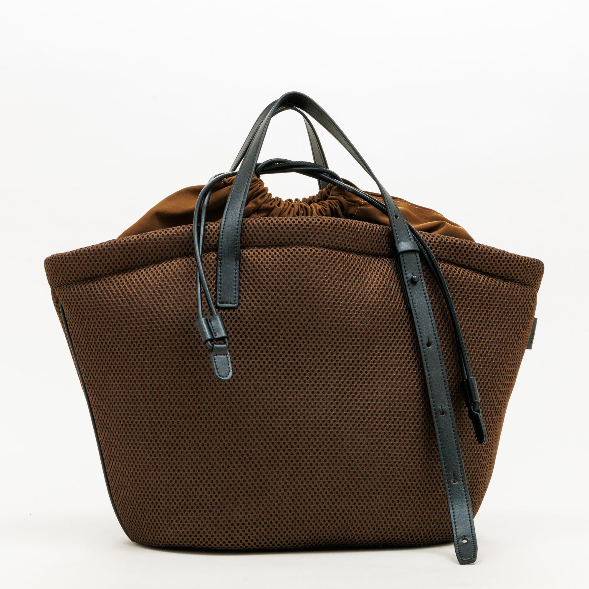 AM LAUNDRY TOTE L (Black)