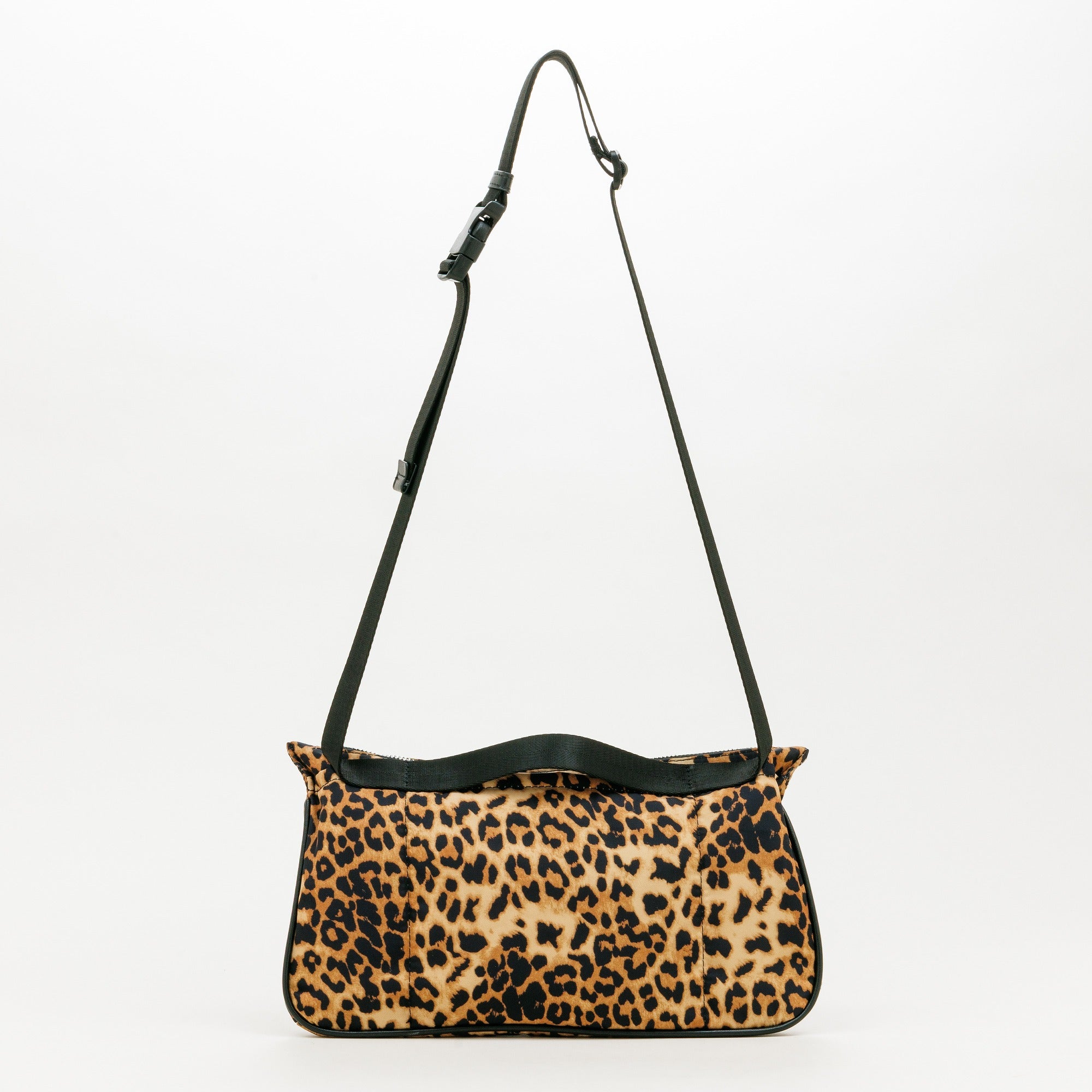 【予約商品】 PL FLAT CROSSBODY (Black)