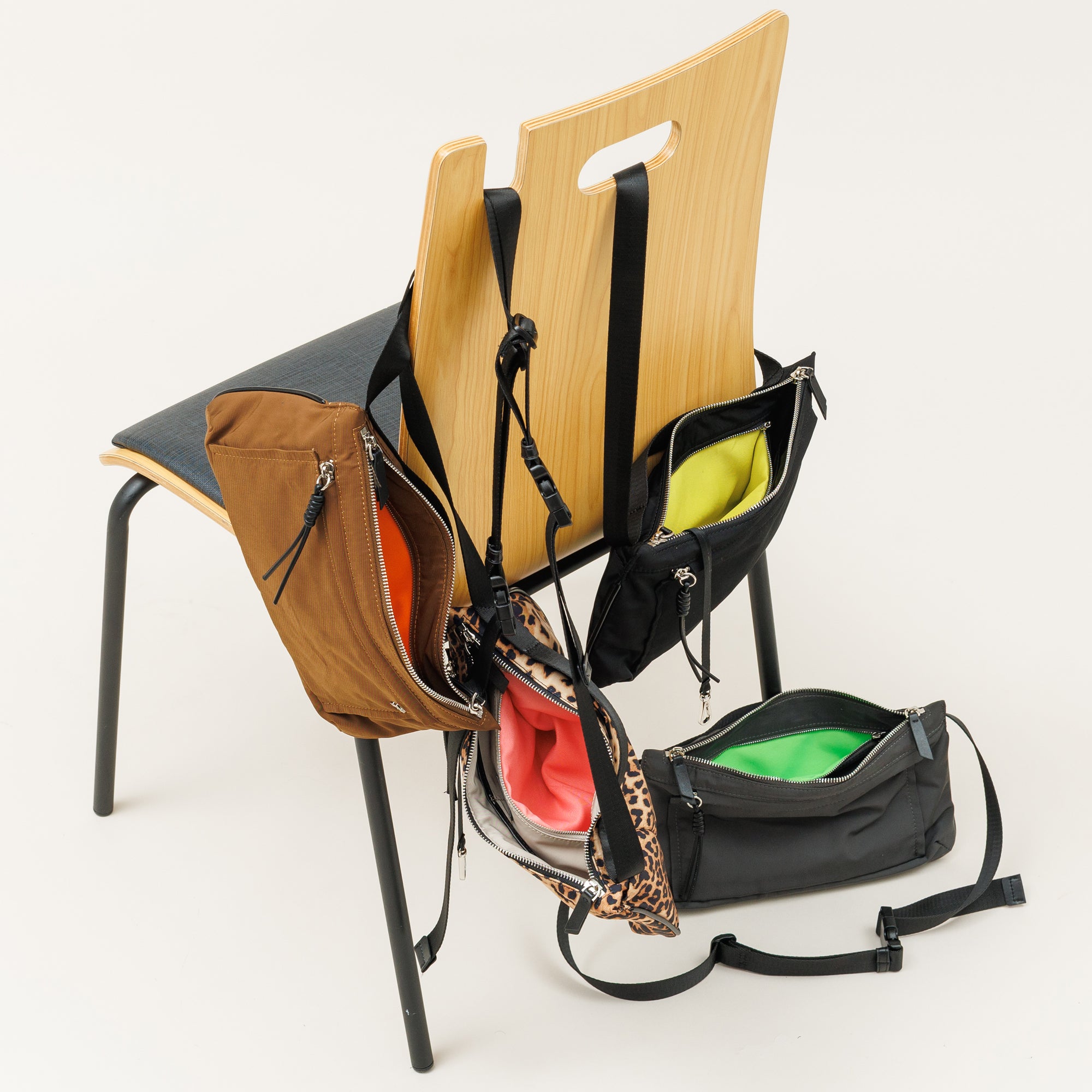 【予約商品】 PL FLAT CROSSBODY (Black)