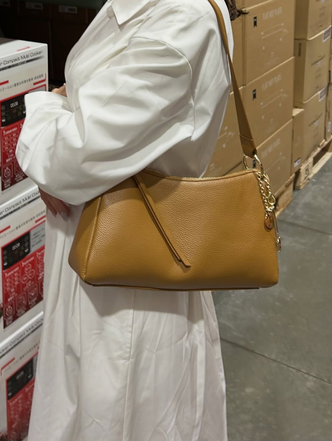 LEATHER CURVE TOP HANDBAG (Coral)