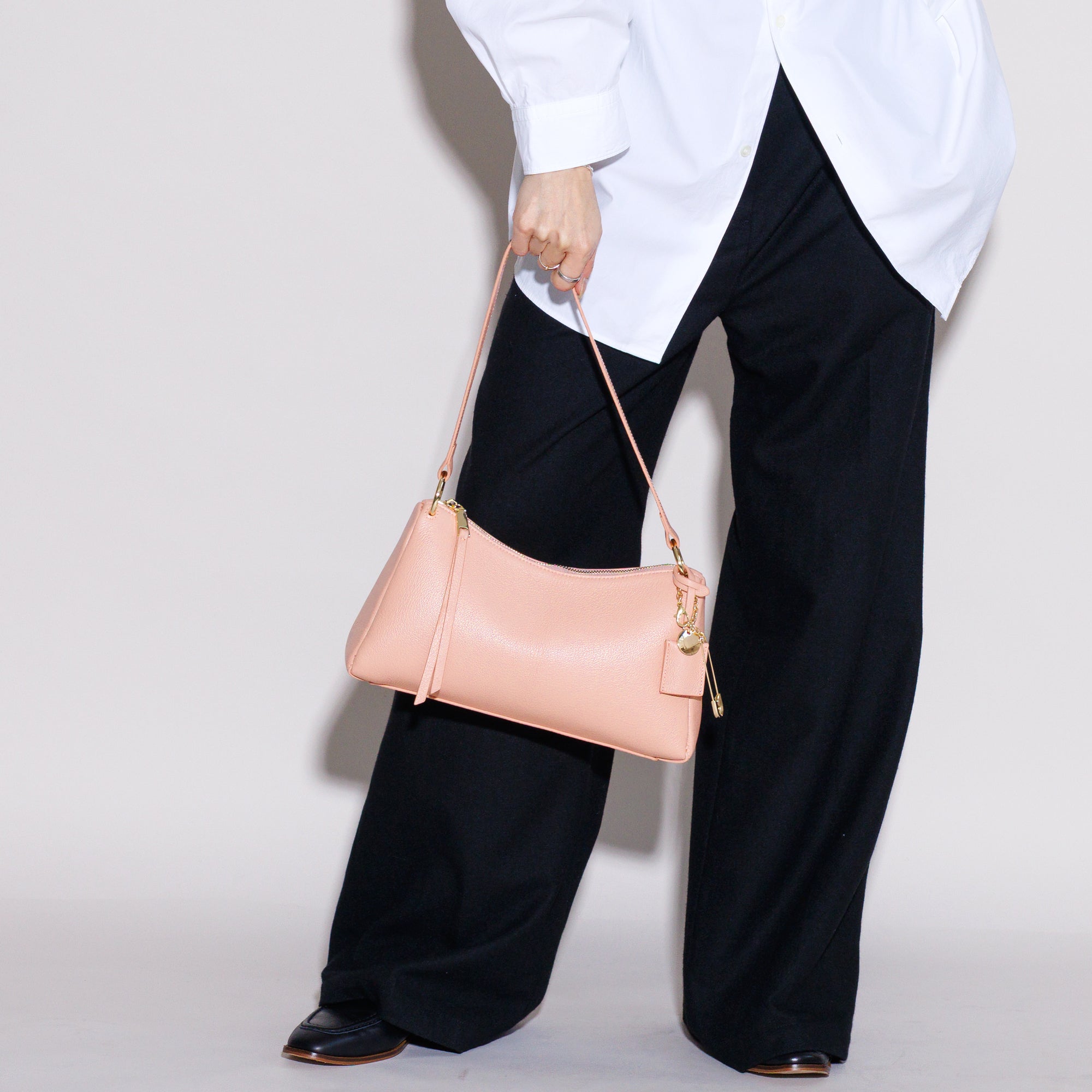 LEATHER CURVE TOP HANDBAG (Coral)