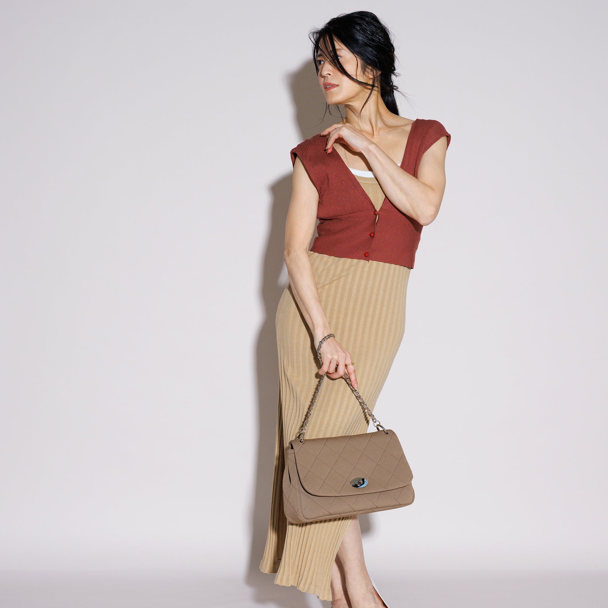 NP FLAP HANDBAG (Dark Brown)