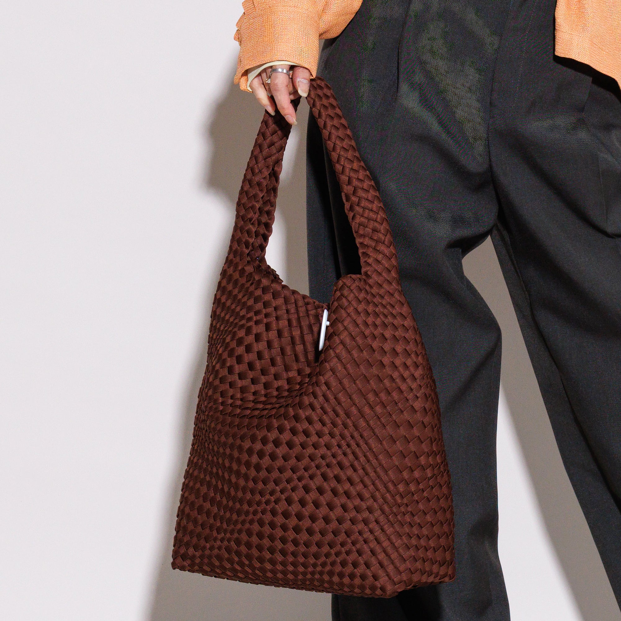 【予約商品】 NP MESH ONESHOULDER L (Brown)